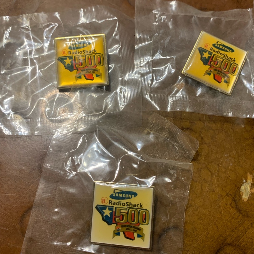 2002 Samsung lot if 3 RadioShack 500 Texas Motor Speedway NASCAR Race Pin USA